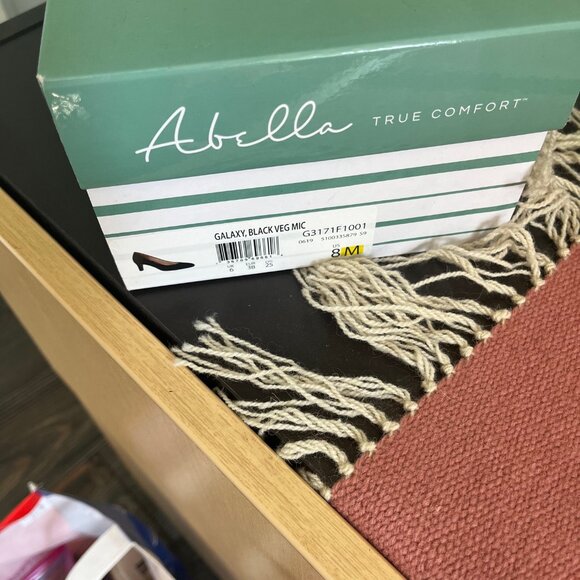 black heels size 8 - Picture 2 of 3